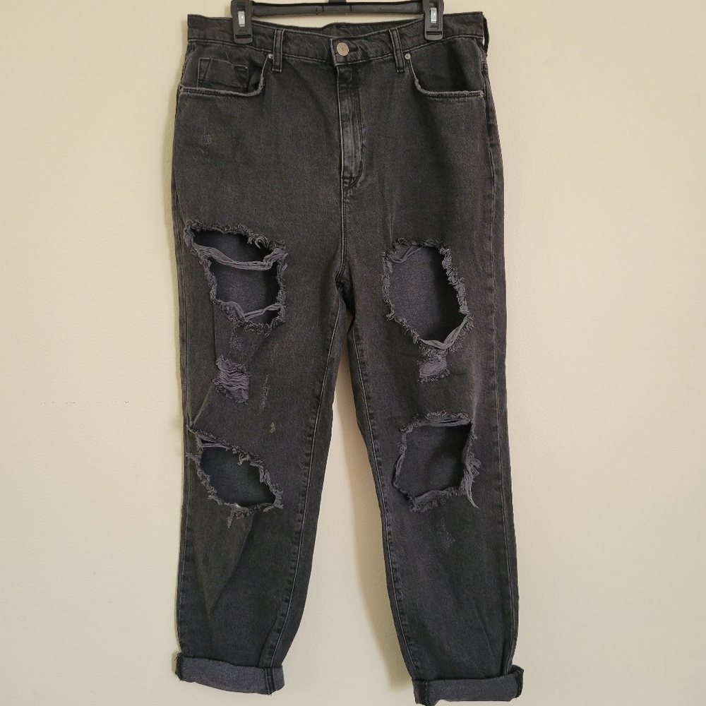 BDG 100% Cotton Distressed High Rise Mom Jean in Black